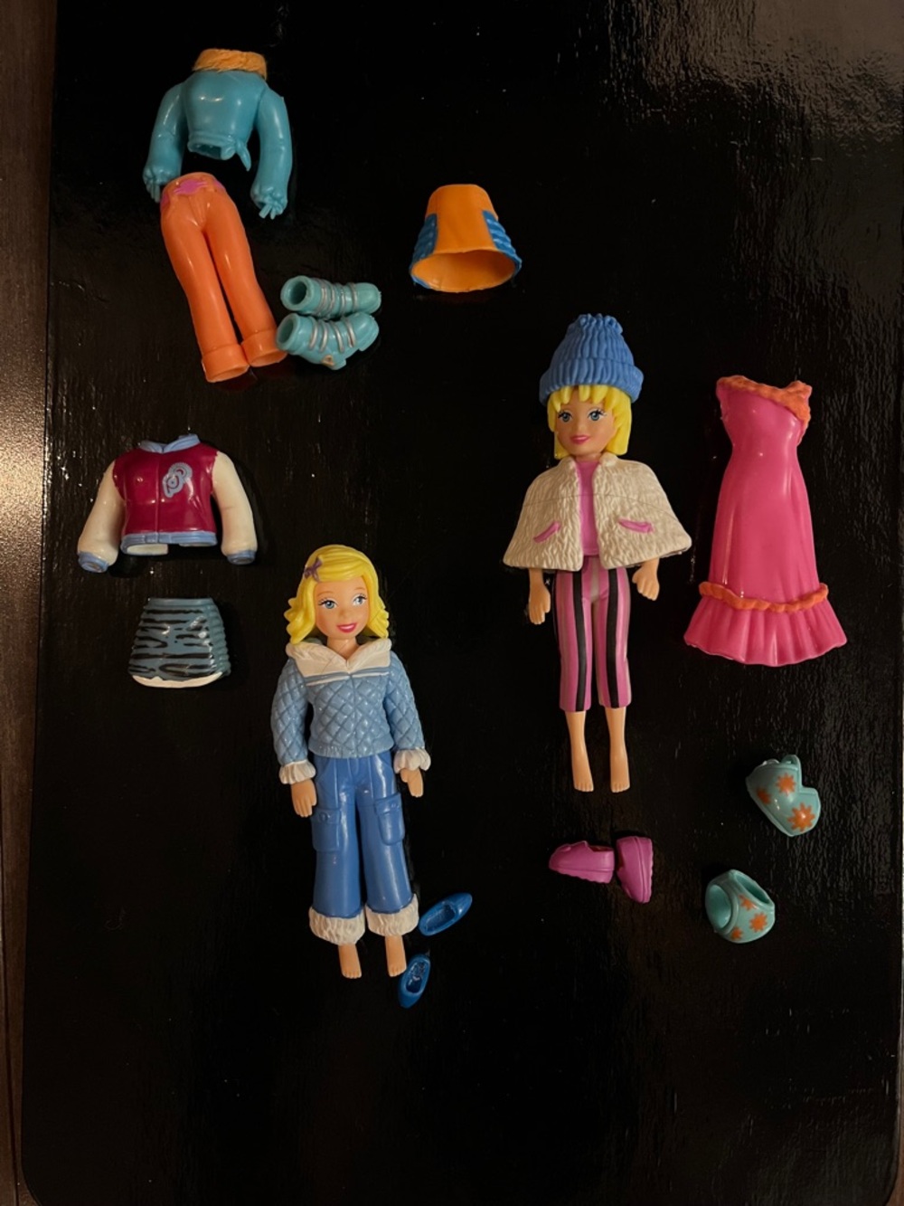 2 Polly Pocket Dolls with Pink, Blue and Orange Outfits
#6PP